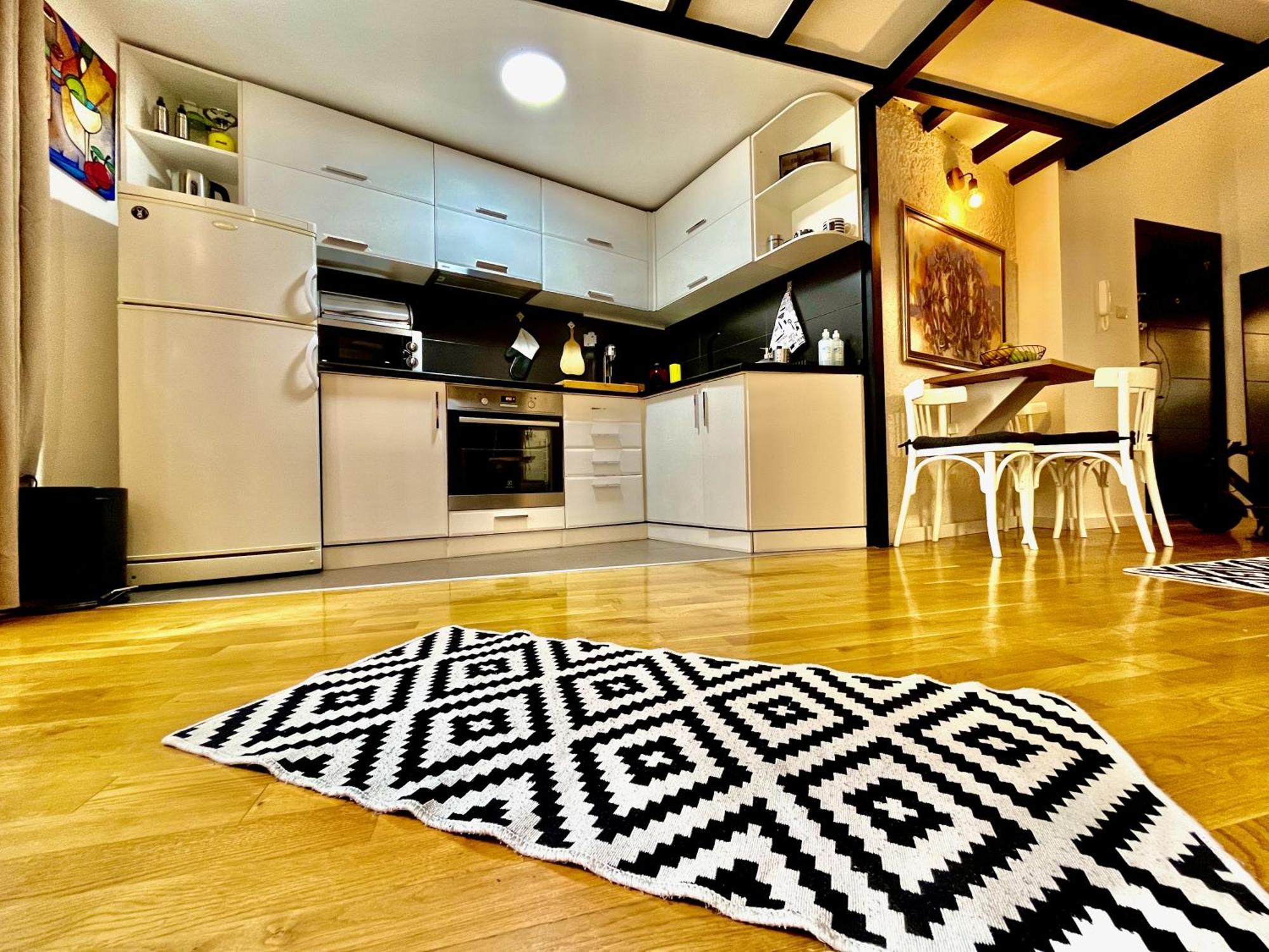 Lifestyle Gallery Apartment Скопие Екстериор снимка
